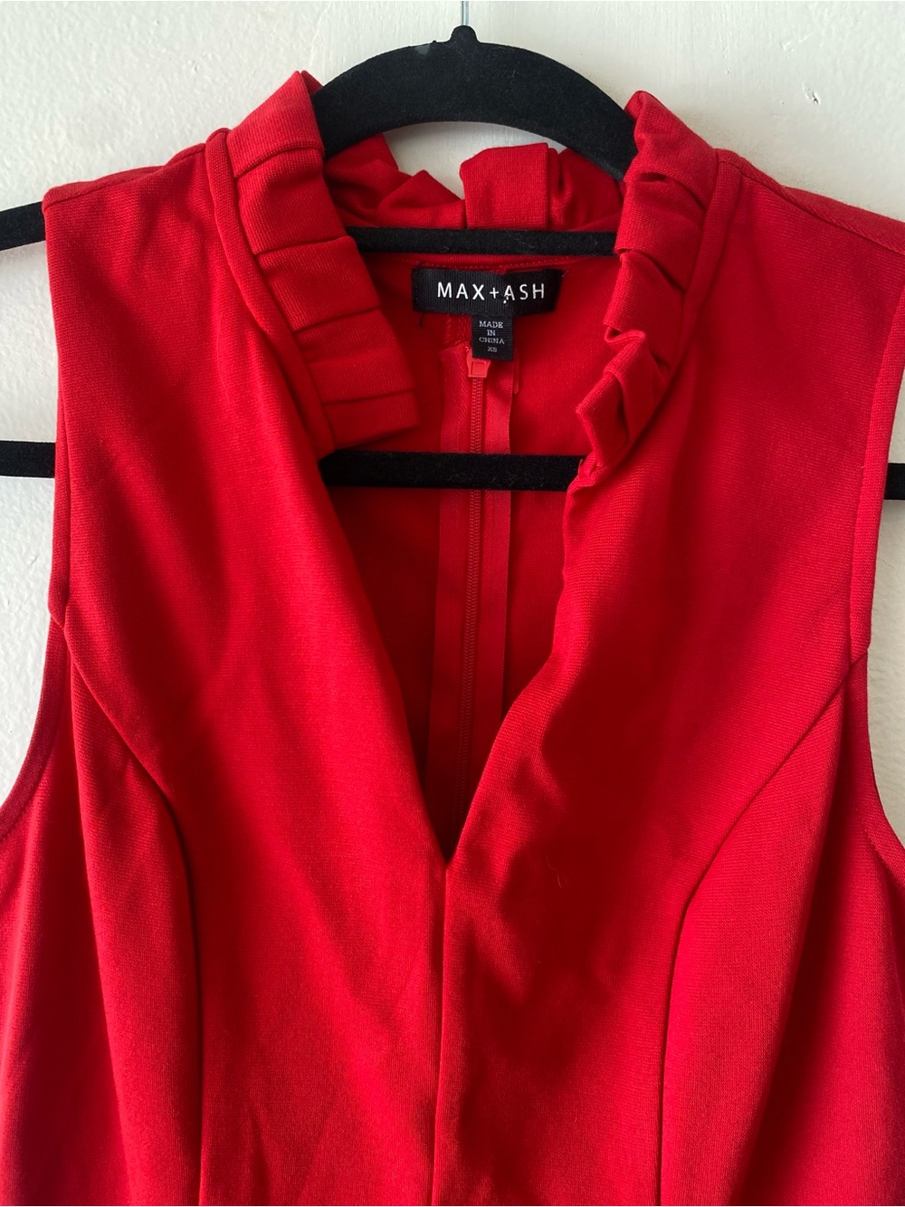Max & Ash Red Sleeveless Midi Dress with V-Neck and Front Slit - Picture 4 of 4